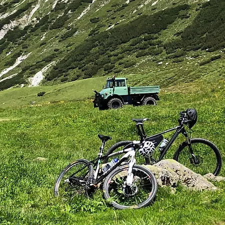 Ferienlodge Edelstein * פורסטאו